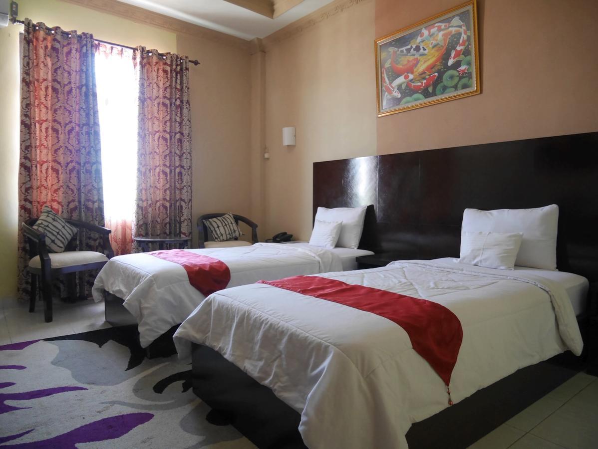 Syafira Hotel Langgur Exterior foto