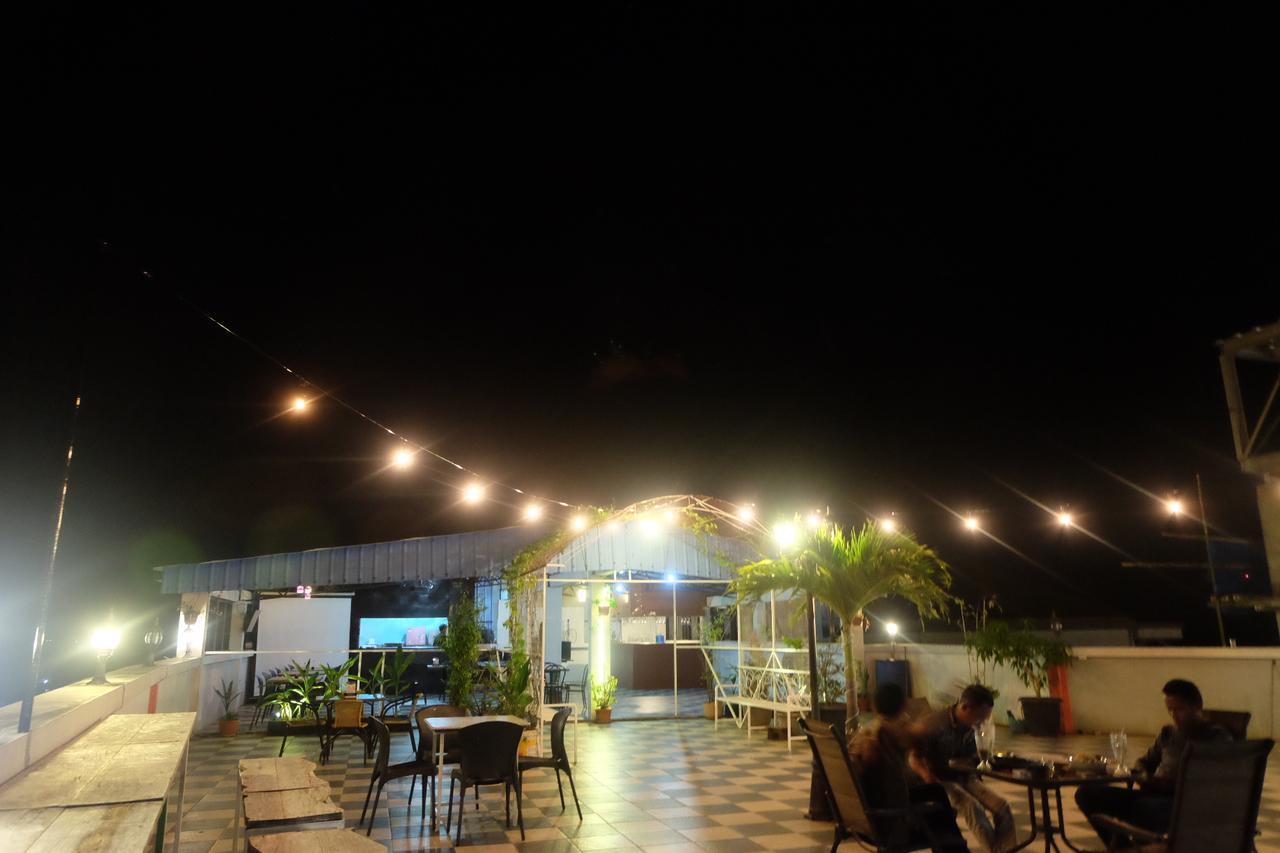 Syafira Hotel Langgur Exterior foto